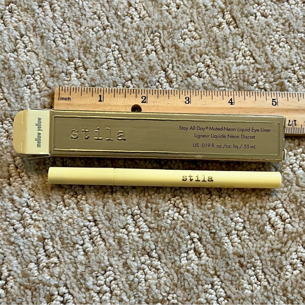 Stila Stay All Day Muted Neon
Liquid Eye Liner MELLOW YELLOW NIB
eyeliner